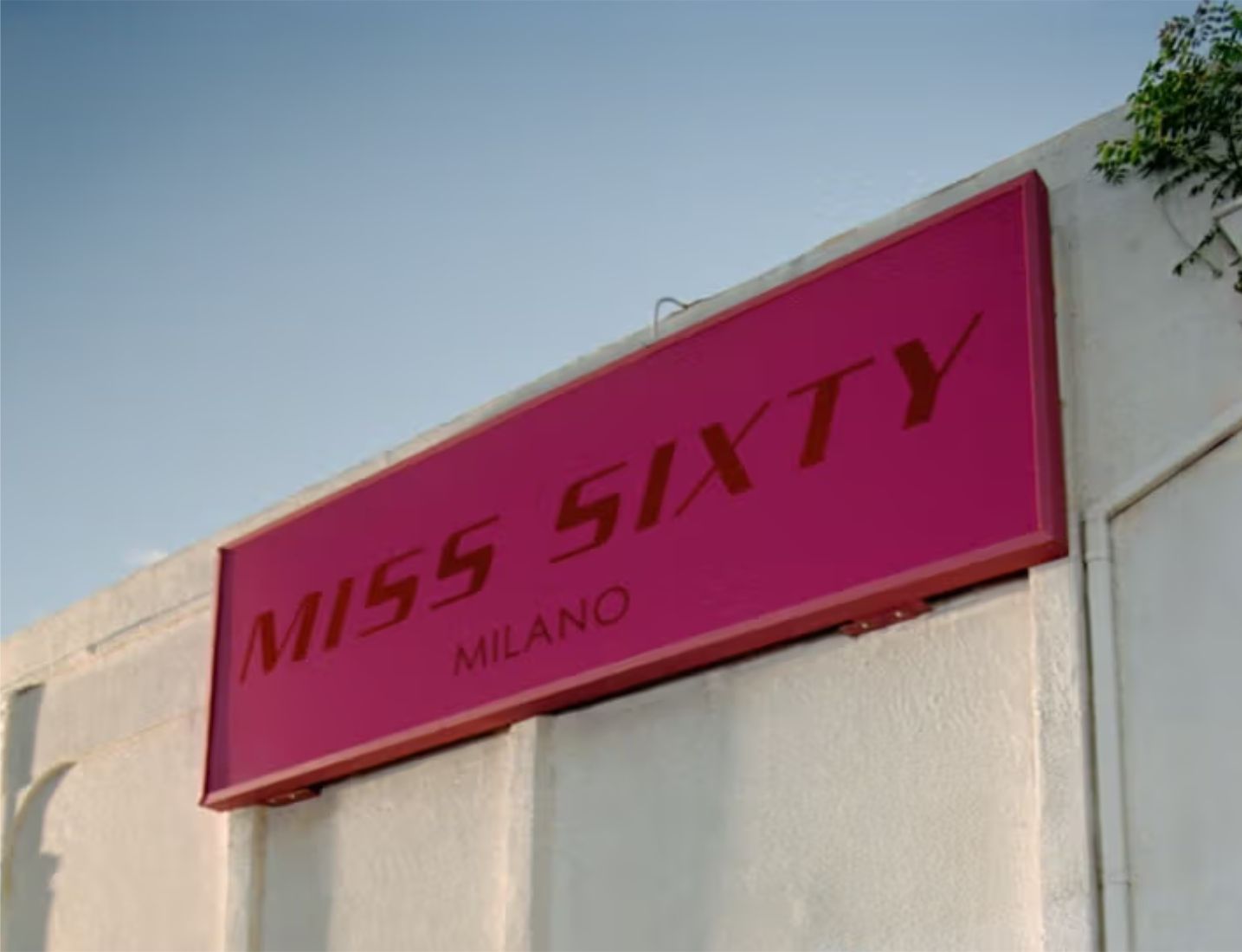 Y2k Graphic Design Explained Retro Futuristic Style Is Back Hansco