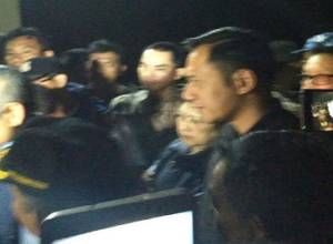 Agus Harimurti Yudhoyono ikut serta rombongan SBY menyambangi korban bencana alam di Pacitan. Foto: Muh Nurcholis/NusantarNews