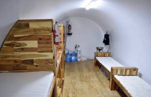 Bunker aman nuklir ciptaan Go Wan Hyeok. Foto: MP Features/Chris White