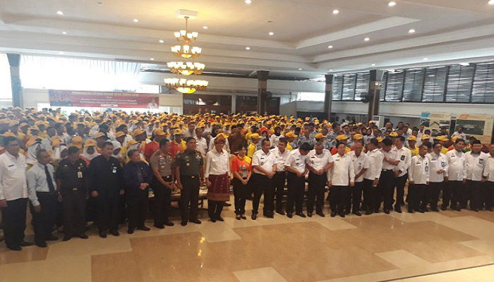 Menteri Hukum dan HAM Yasonna Laoly saat pembekalan latihan dasar CPNS Kanwil Kemenkum HAM Sumatera Selatan, Rabu (18/4/2018). (Foto: Eddy Santry/NusantaraNews)