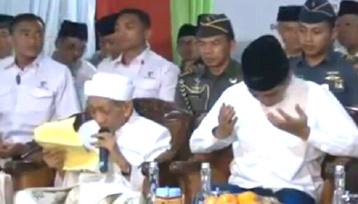 kh maimun zubair, mbah moen, doa mbah moen, doa prabowo, arwani thomafi, waketum ppp, sarang berdzikir, presiden jokowi, doa untuk prabowo, nusantaranews