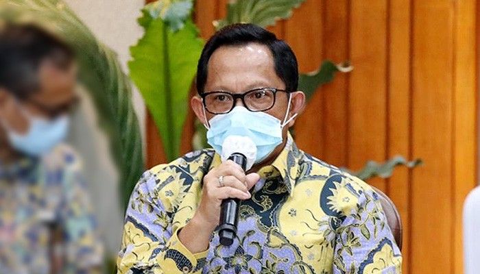 UU Cipta Kerja mempermudah masyarakat membuka usaha.