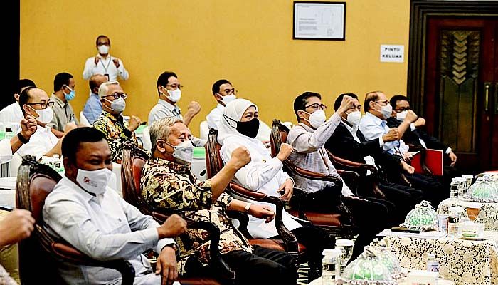 Dihadiri Gubernur Khofifah, Bank Jatim gelar refreshment perbankan.