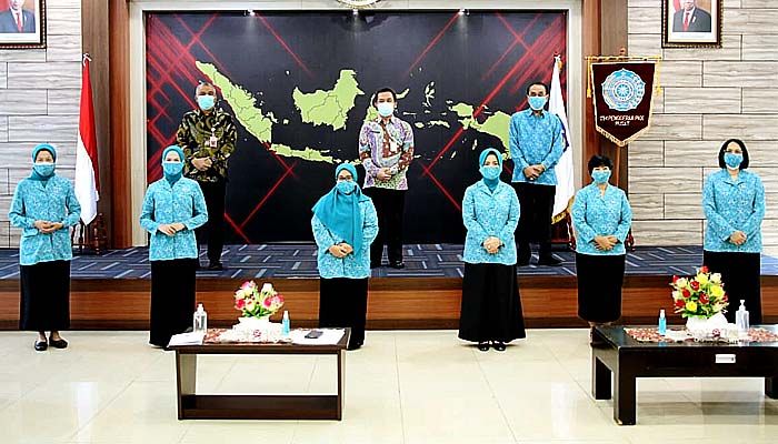 TP-PKK diminta menjadi motor penggerak di tengah masyarakat.