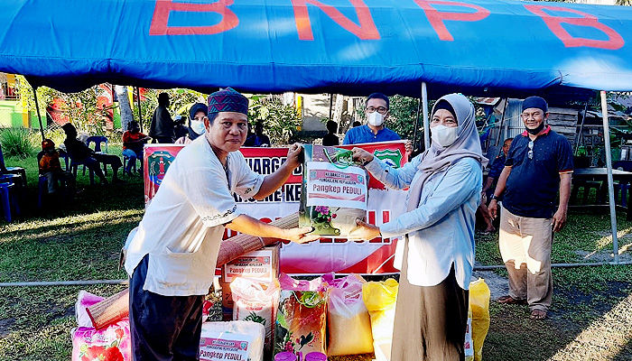 Keluarga Besar Pangkep Berikan Bantuan Untuk Korban Kebakaran di Nunukan