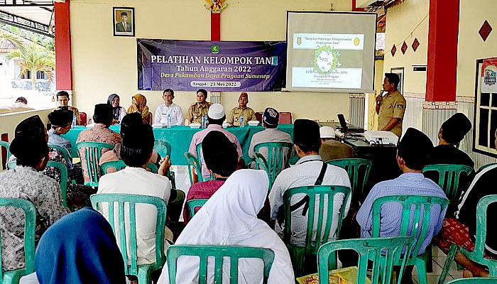 Pemdes Pakamban Daya latih Kelompak Tani, Camat Pragaan minta kembangkan pertanian untuk tingkatkan ekonomi.