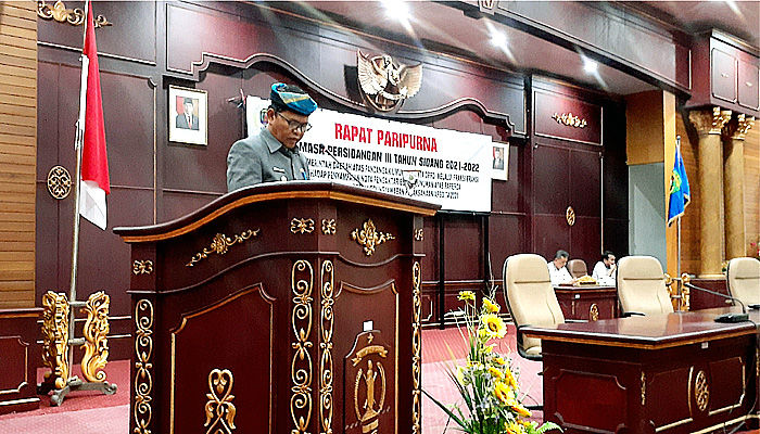 Pemerintah Beri Jawaban Atas Tanggpan Fraksi - Fraksi DPRD Nunukan