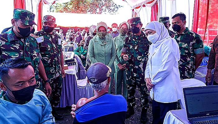 Pangdam V/Brawijaya bersama Gubernur Jawa Timur meresmikan hasil renovasi Rutilahu dan Jamban keluarga di Kabupaten Ngawi.