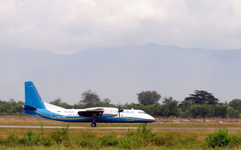 Merpati Airlines di Bandara Bima (harjasaputra.com)