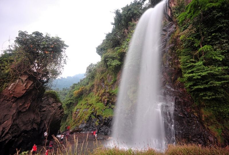 Air terjun bidadari, Bogor (harjasaputra.com)