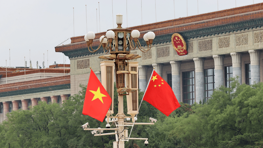 anggota-parlemen-tertinggi-tiongkok-bertemu-dengan-pemimpin-tertinggi-vietnam