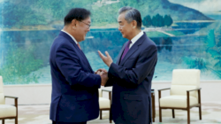 Wang Yi bertemu dengan ketua Persatuan Parlemen ROK-Tiongkok