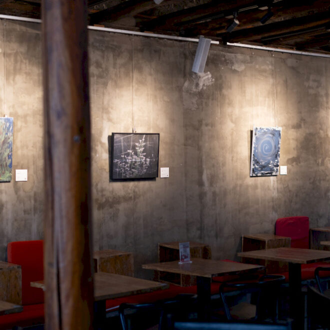 “Ween Us”: Sebuah pameran yang bergerak di Café Zarah