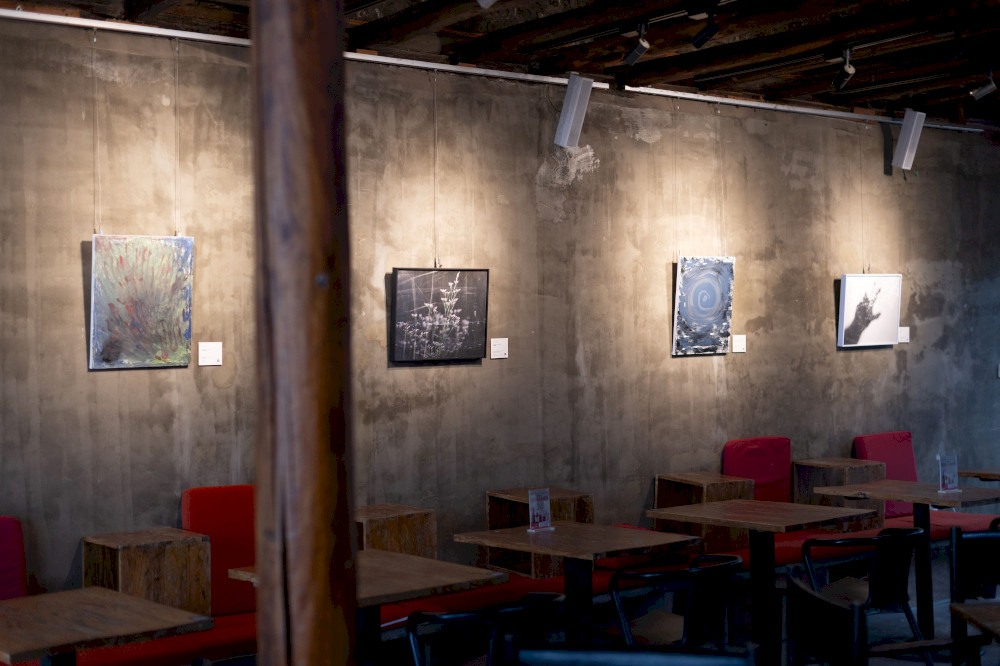 “ween-us”:-sebuah-pameran-yang-bergerak-di-cafe-zarah
