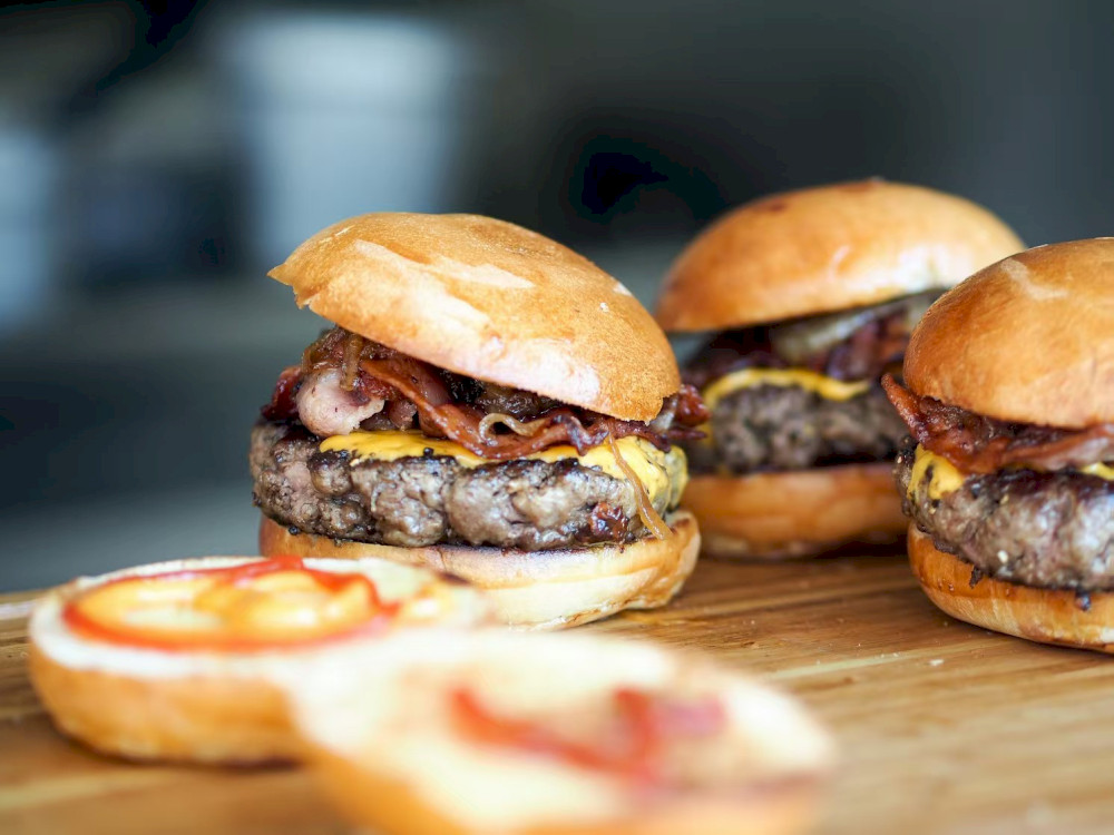 ikuti-kuis-burger-ini-untuk-mendapat-kesempatan-memenangkan-tiket-fest-burger-juicy