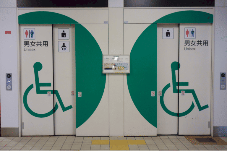 “Must-Poop List” akun review toilet yang harus Anda ikuti