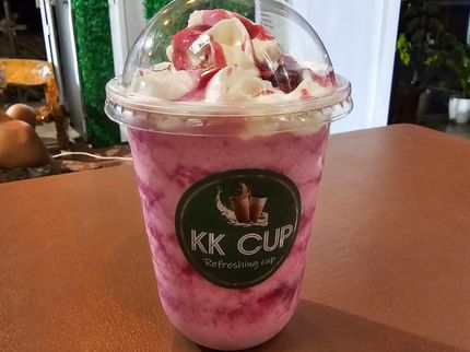 STRAWBERRY FRAPPE