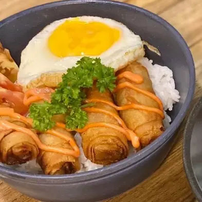 RICE BOWL WITH LUMPIA(SHANGHAI) and EGG