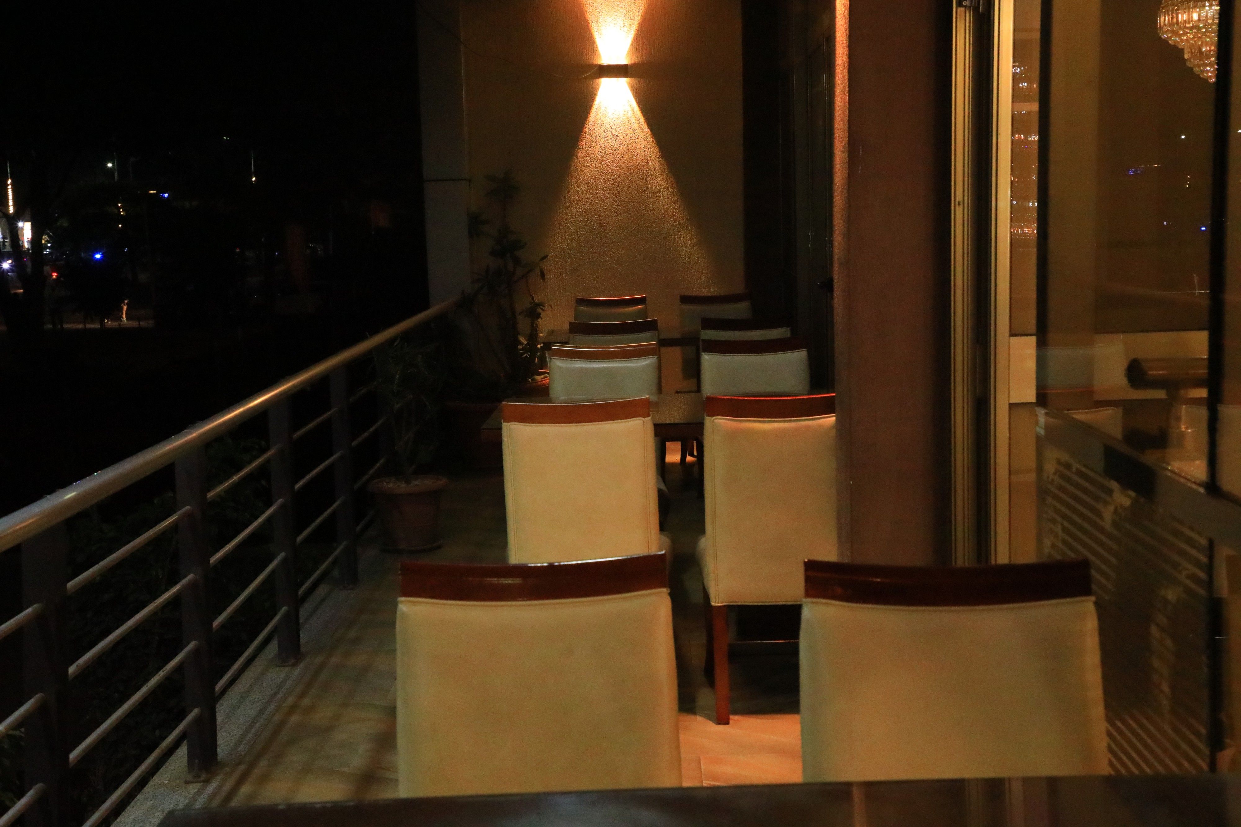 Upscale lobby interior ambiance