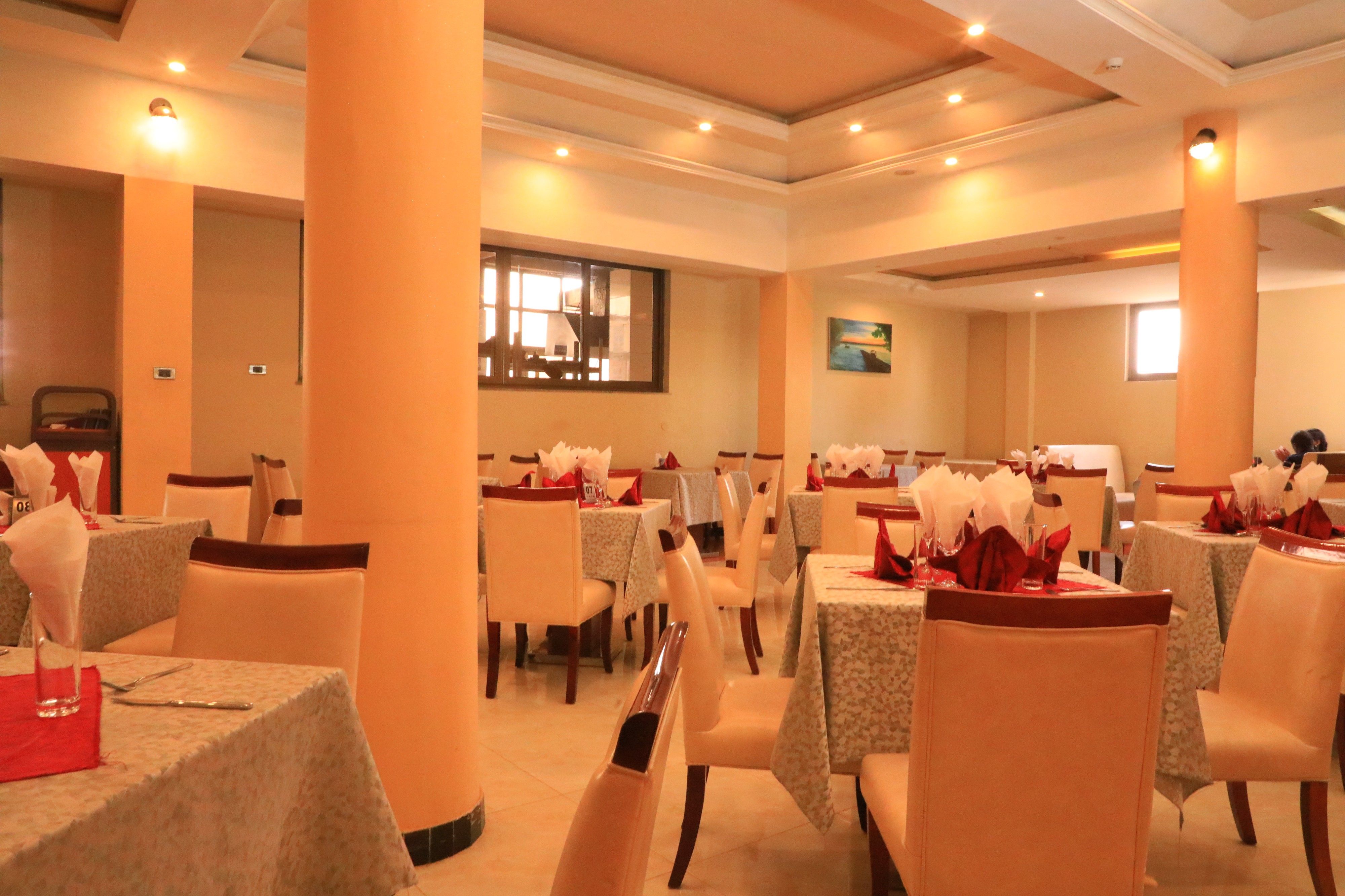 Modern restaurant lighting design