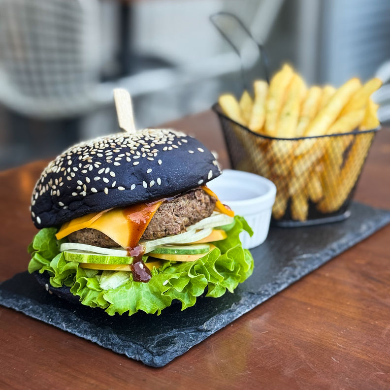 Ligña’s Cheese Burger (Original)