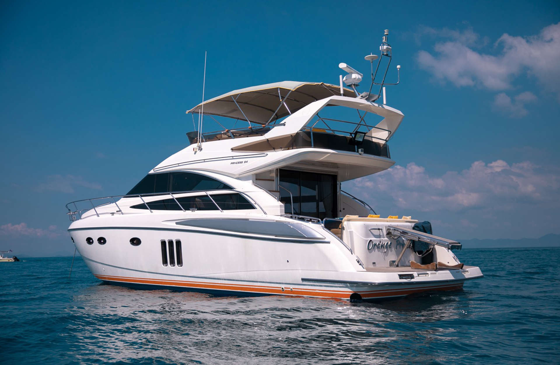 Аренда яхты Princess 54 на Пхукете Моторная яхта Princess 54