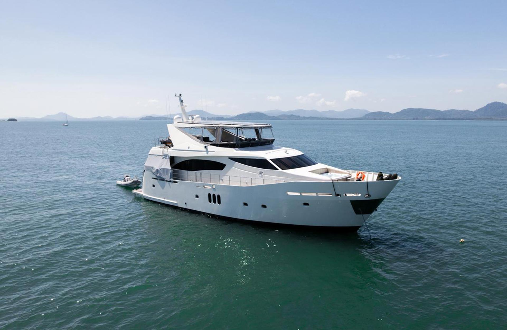 Моторная яхта Beluga