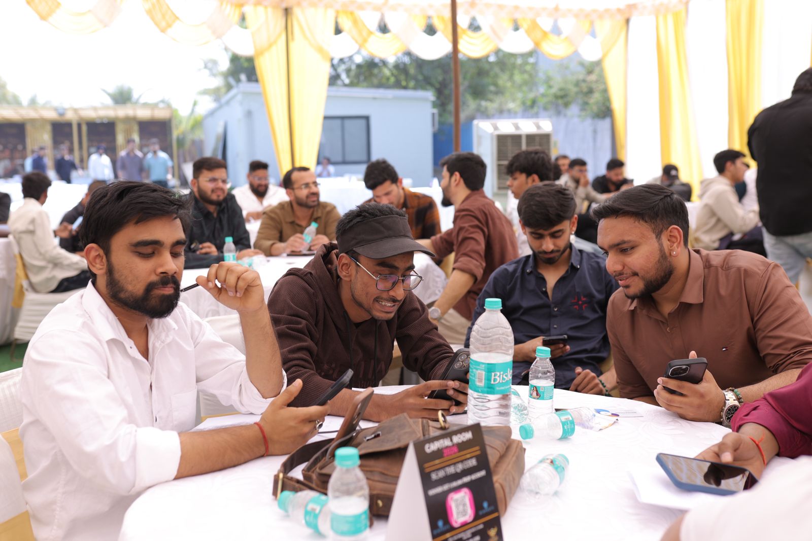 Live trading and market discussions at Capital Room