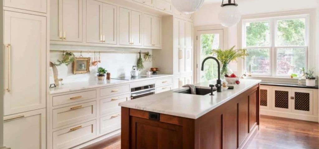 Family-Centric Open Kitchen