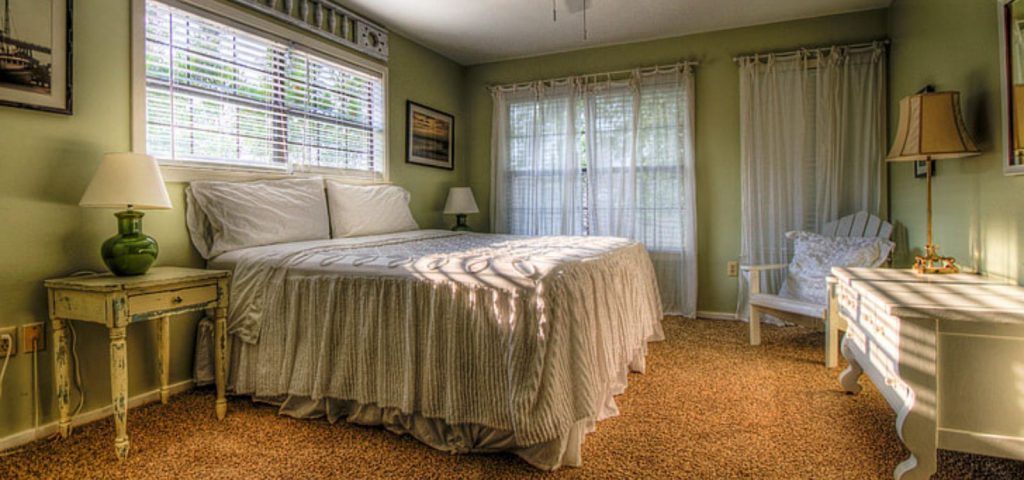 Green and White bedroom