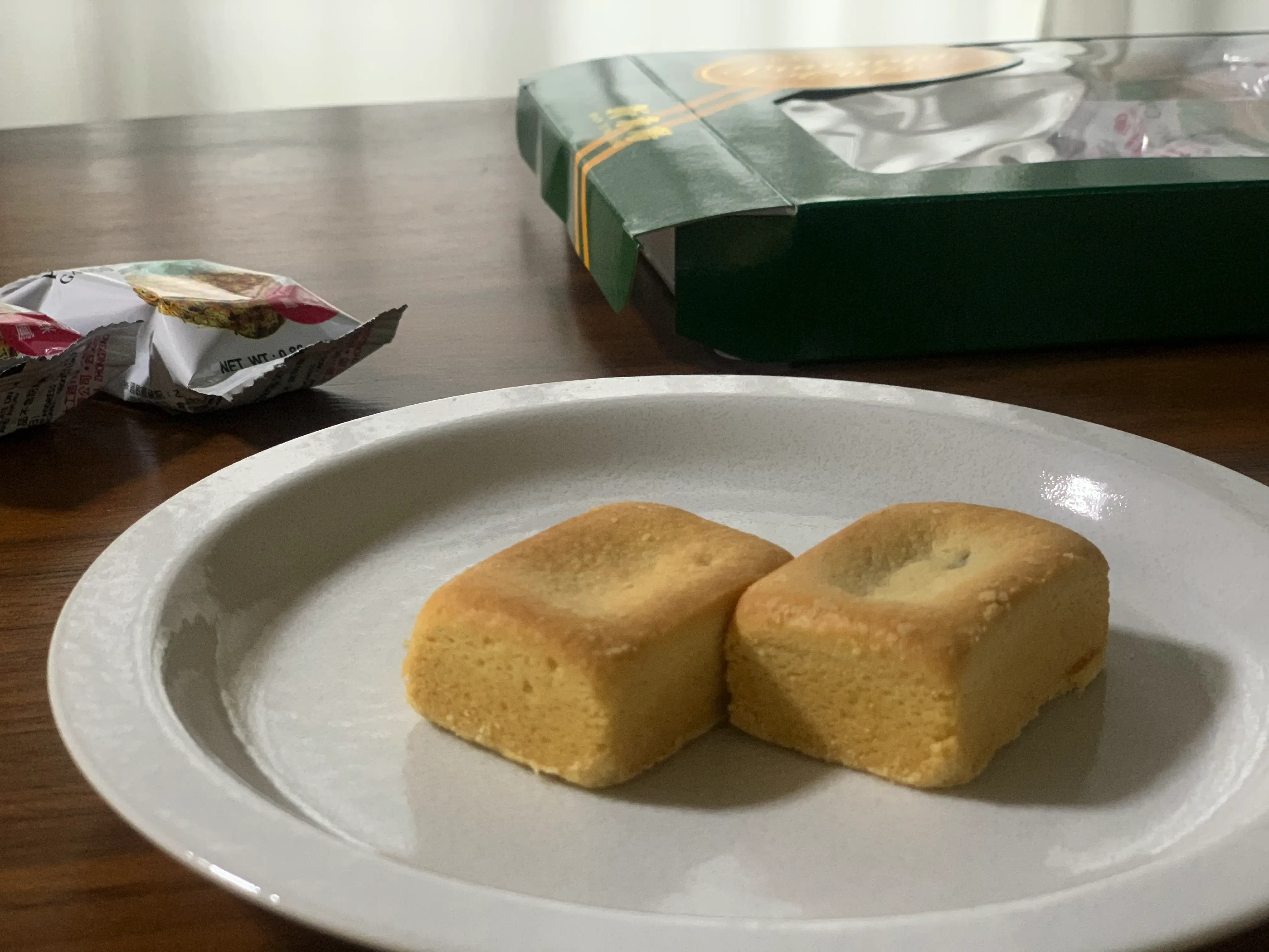台湾銘菓『新東陽鳳梨酥』実食——ホロホロ食感と甘すぎないパイナップル餡が素朴においしい、旅行土産の定番候補に