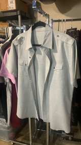 Men's Short Sleeve Safari Button Down Shirt
Size Medium - Image 2
