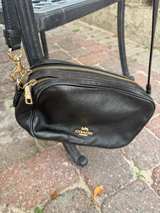 Coach Jes Crossbody in Pebbled Leather Double Zipper Pocket Black - Image 8