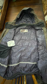 Vans Patchwork snowboard Jacket: Medium - Image 8