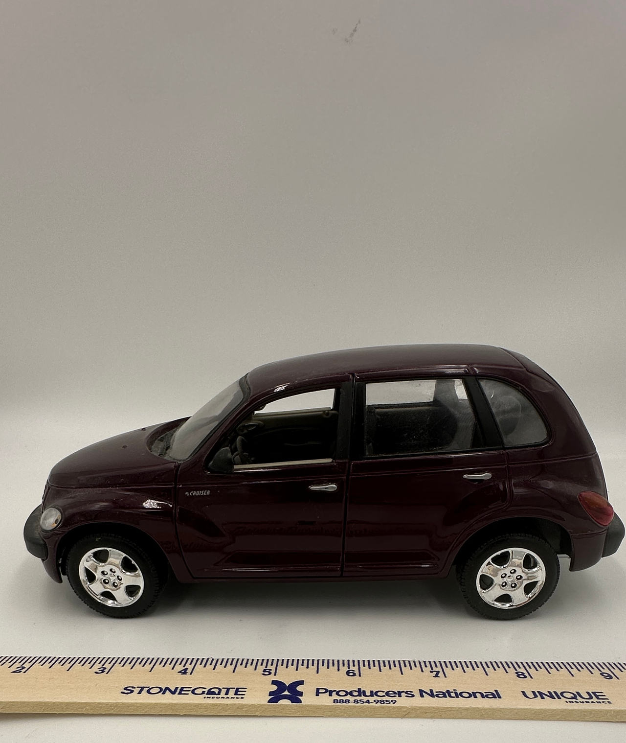 Maisto 1:18 Chrysler PT Cruiser Diecast Model Car