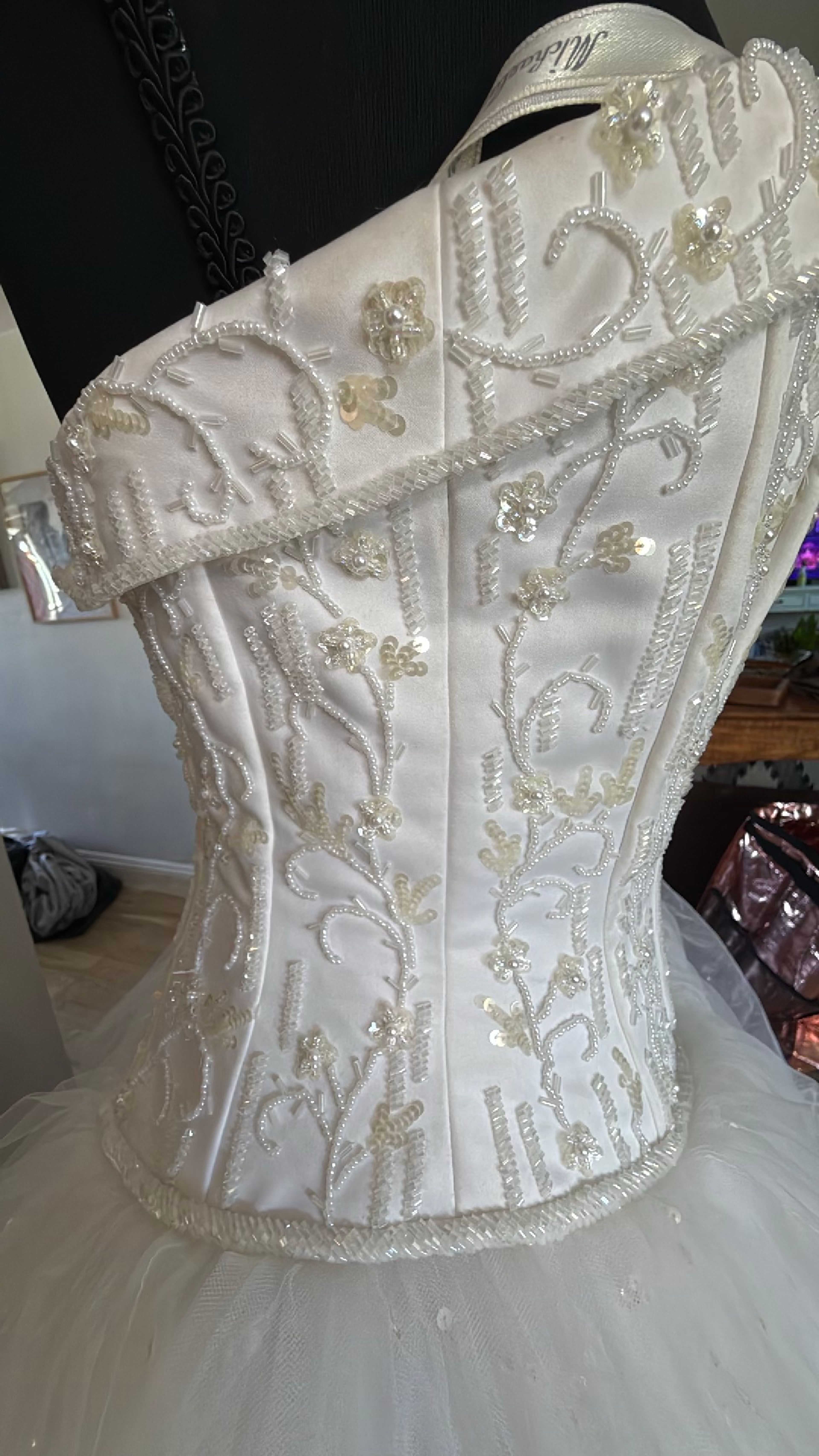 Michaelangelo David’s Bridal Beaded Tulle Ball Gown Wedding Dress size 4 - Image 4