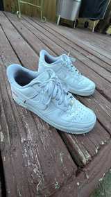 Nike Air Force 1 Low Supreme White size8 - Image 2