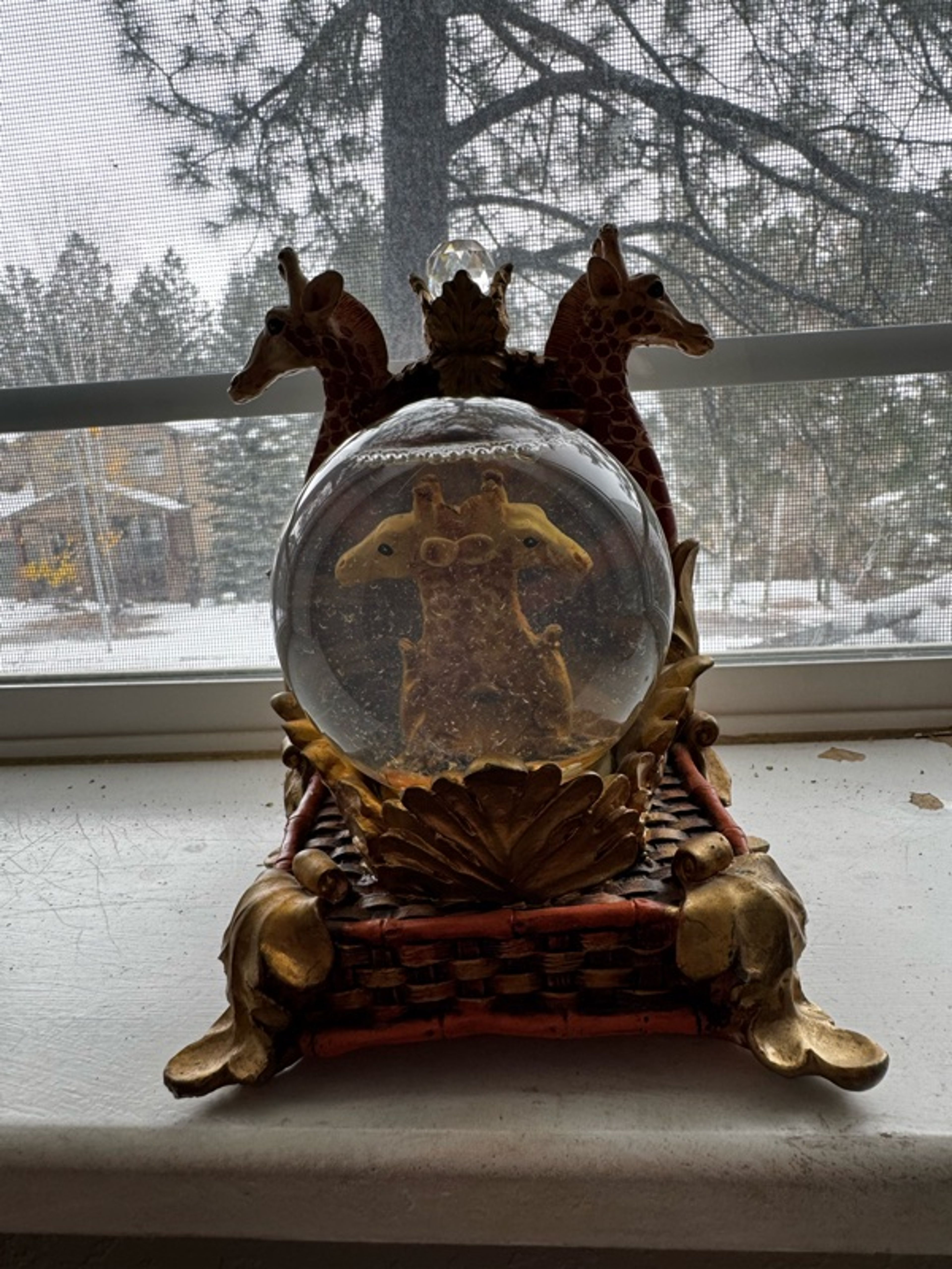 Ravensden Giraffe Snow Globe 8cm