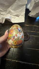 Vintage Satsuma Style Hand Painted Porcelain Egg with Stand - Image 4