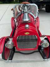 American Retro 1932 Ford Fire Truck Pedal Car - Image 3