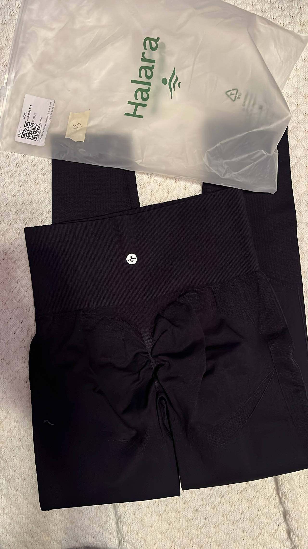 Halara High Waisted Scrunch Butt Leggings small