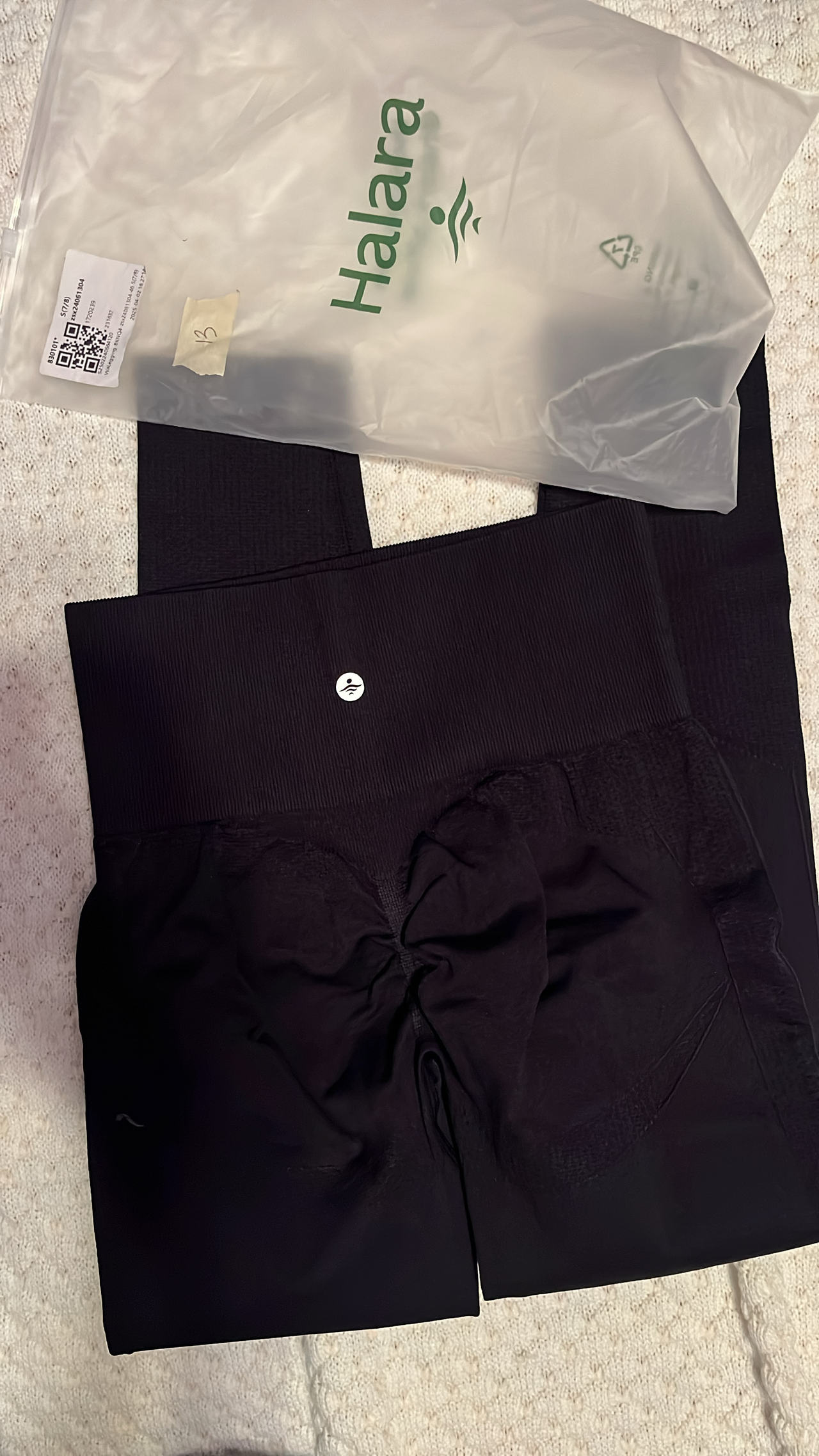 Halara High Waisted Scrunch Butt Leggings small