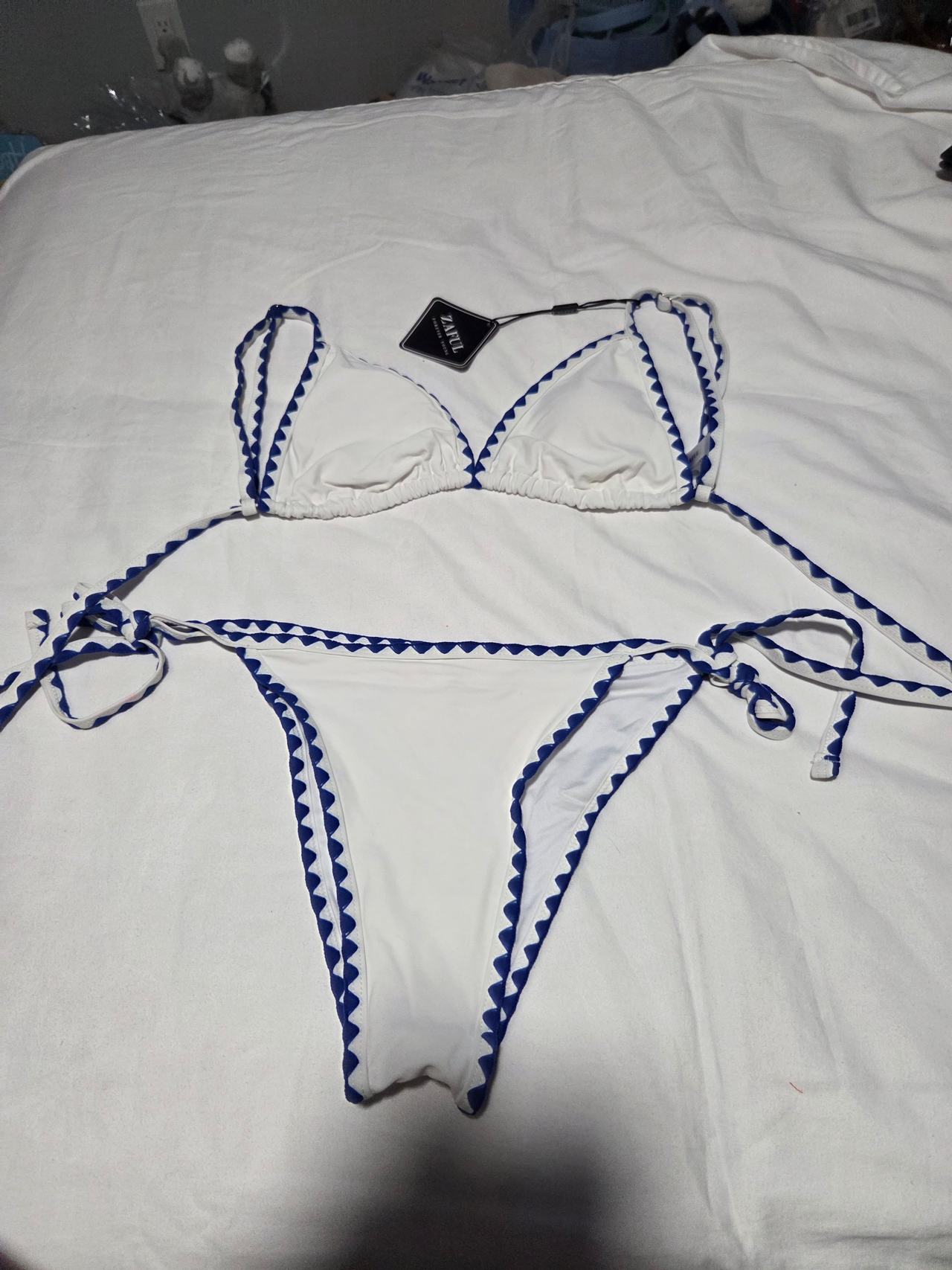 Zaful Scalloped Trim Triangle Bikini Set