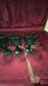 Vintage Emerald Green Glass Goblet Set - Image 4