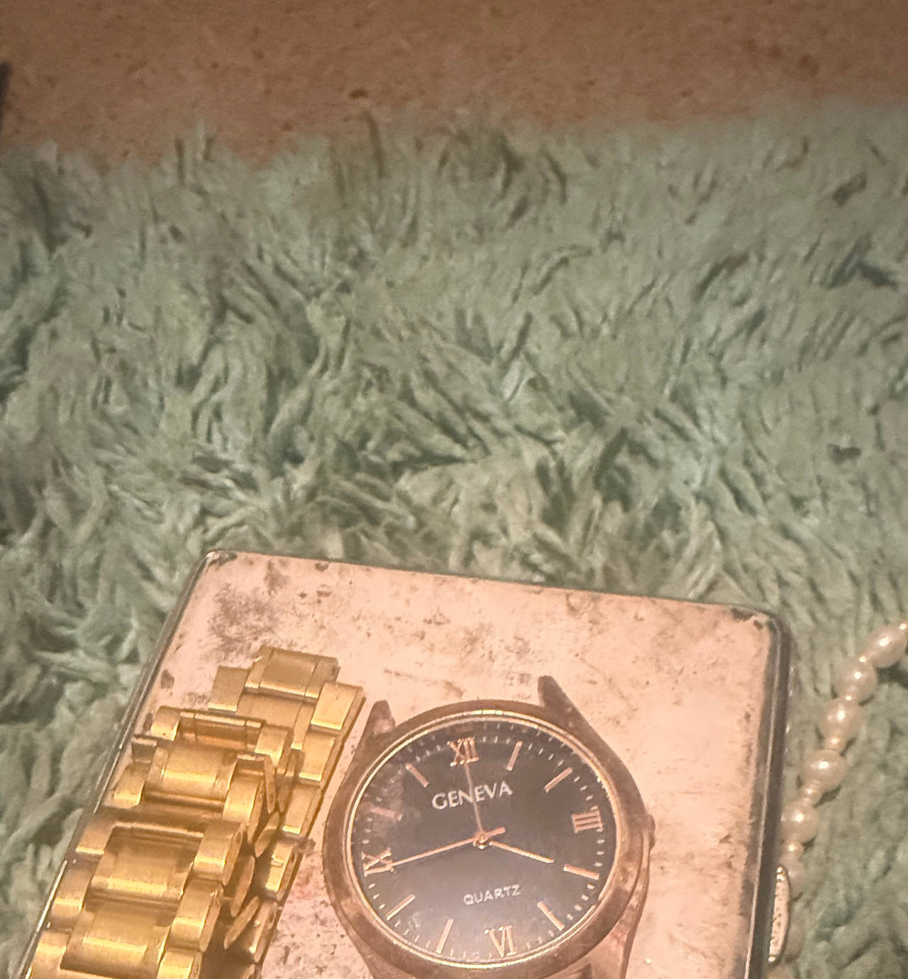 Geneva Quartz Gold Tone Watch