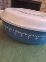 PYREX Snowflake Garland Oval Casserole Dish with Lid   045 size (2.5 Quarts) #29 - Image 4