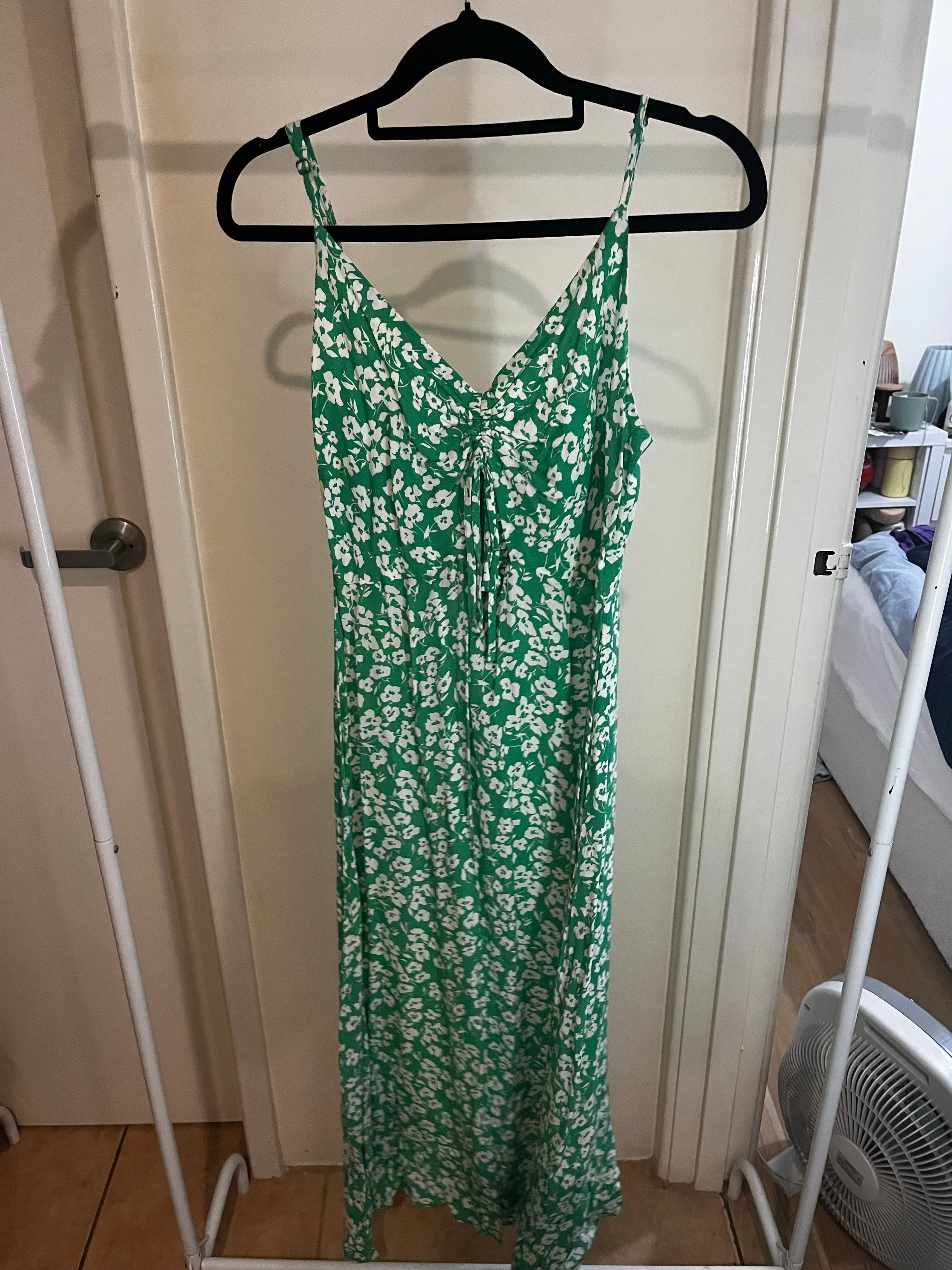 Ghanda Green Floral Ruched Front Midi Dress