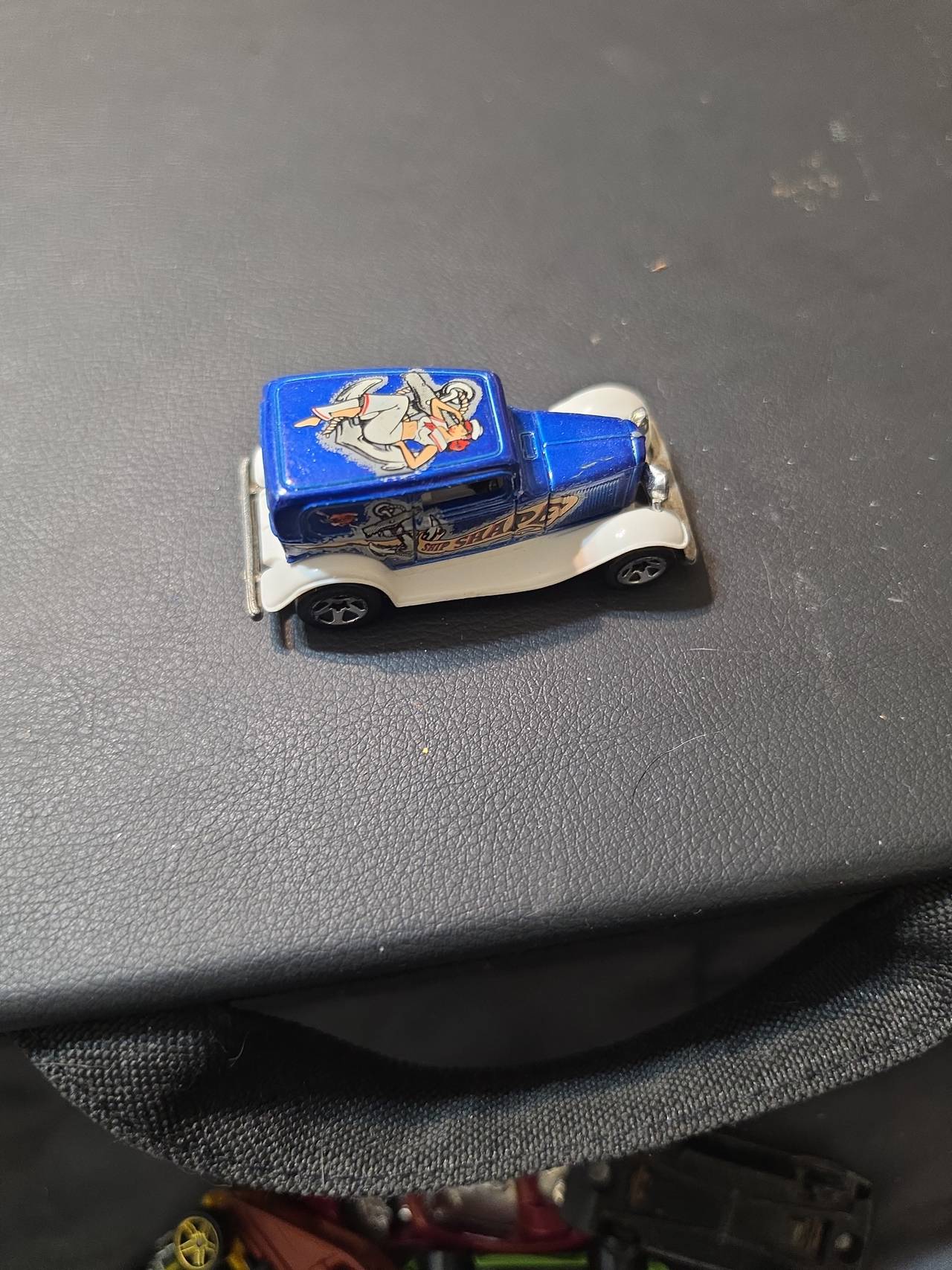 Hot Wheels '32 Ford Delivery Pin-Up Girls Series