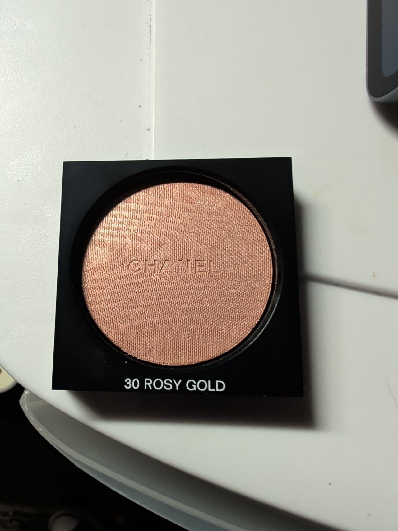 Chanel Poudre Lumière Highlighting Powder 30 Rosy Gold