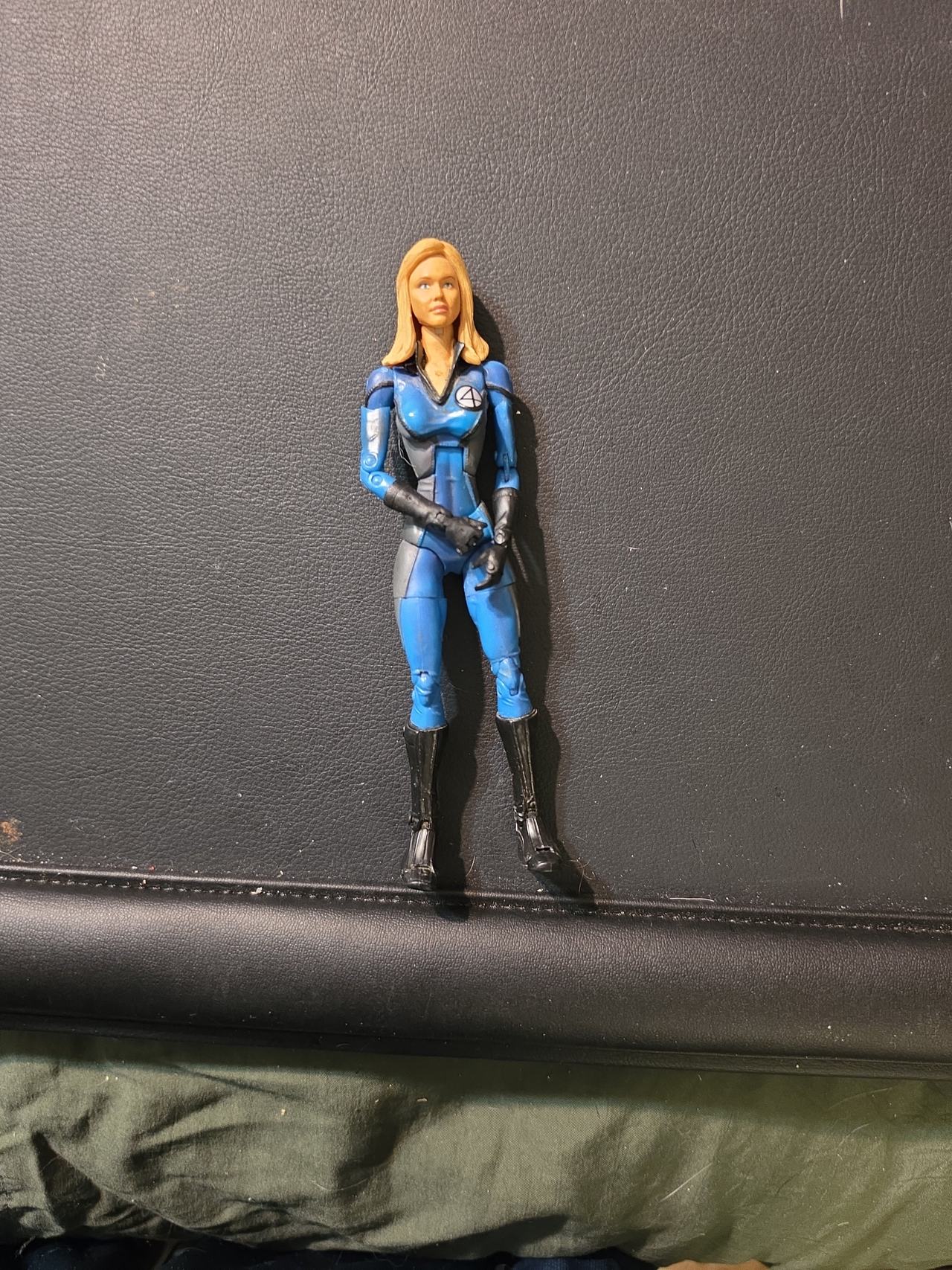 Hasbro Marvel Legends Fantastic Four Invisible Woman Action Figure